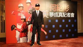 何紹彬加盟馬林魚隊。（圖／經紀公司提供）