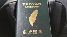 過境美國自稱亞洲第一女總統文膽　網友：你是第一海膽吧？（圖／翻攝自張之豪臉書）

