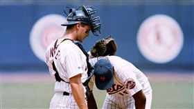 ▲1993年7月7日，Anthony Young在8局被教士擊出2分砲，最終吞下第26場連敗。（圖／美聯社／達志影像）
