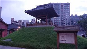 樓翁介紹林姓友人投資土地卻血本無歸，林翁大、小兒子出面要錢，卻錯手勒斃樓翁，索性將他分屍後再分兩地丟棄，警方循線逮獲兩人，訊後依殺人罪送辦（翻攝畫面）