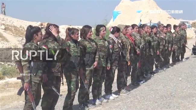 子彈險爆頭！庫德女兵微笑殲IS份子