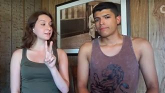 情侶試拍書本擋子彈　然後他就死掉了