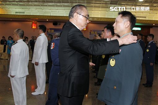 中華民國106年下半年陸、海、空軍將官晉任布達暨授階典禮。（記者邱榮吉/攝影）