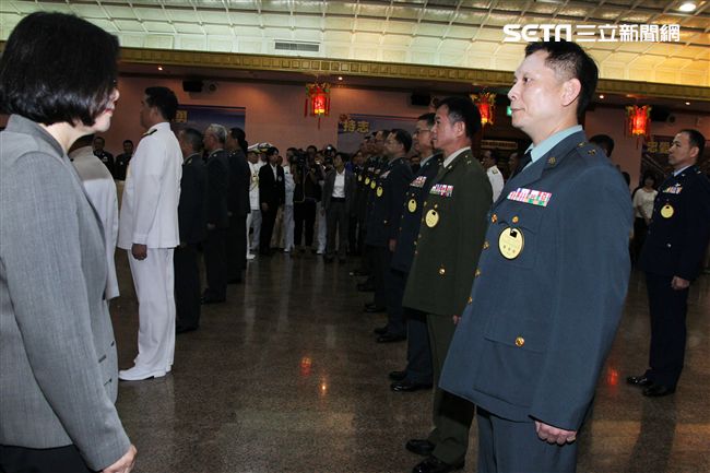 中華民國106年下半年陸、海、空軍將官晉任布達暨授階典禮。（記者邱榮吉/攝影）