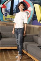 蔡黃汝（豆花妹）上三立新聞網安安大明星直播。（記者邱榮吉/攝影）