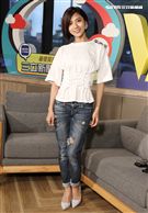 蔡黃汝（豆花妹）上三立新聞網安安大明星直播。（記者邱榮吉/攝影）