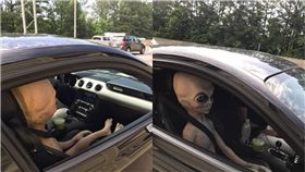 外星人,警察,臨檢,美國,超速,安全帶,ET　圖／翻攝自
Alpharetta Department of Public Safety臉書