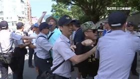 蔡英文出席三軍畢典 反年改嗆聲爆推擠
