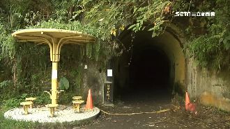 機車音波震垮土石？隧道坍方2人受困