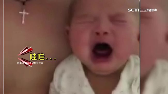 糗翻！男嬰聽《世上只有媽媽好》秒哭