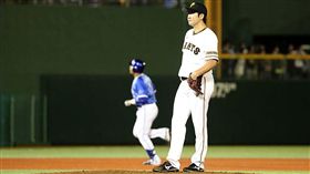 被洋砲Lopez敲出全壘打的菅野智之（圖／翻攝自推特）