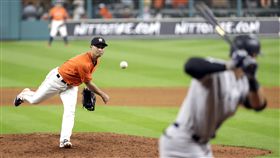 青木宣親站上投手丘。（圖／美聯社／達志影像）