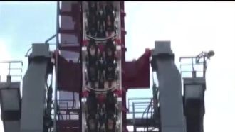 雲霄飛車卡半空　園方：正常非故障