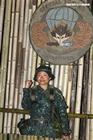 陸軍特戰指揮部特五營官兵在惡劣天候與險峻地形完成350公里山隘行軍，必須克服白天夜晚高低溫的變化，還結合多項山地叢林特種作戰的野營訓練，特戰弟兄們攜手同心、患難與共的袍澤情誼，讓特五營成為一支精實團結的鋼鐵勁旅。（記者邱榮吉/攝影）