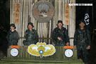 陸軍特戰指揮部特五營官兵在惡劣天候與險峻地形完成350公里山隘行軍，必須克服白天夜晚高低溫的變化，還結合多項山地叢林特種作戰的野營訓練，特戰弟兄們攜手同心、患難與共的袍澤情誼，讓特五營成為一支精實團結的鋼鐵勁旅。（記者邱榮吉/攝影）