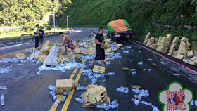 台9線,蘇花,公路,大坑橋,南下,115.5K,貨車,礦泉水,車道,紙箱,水瓶,即時路況-翻攝自《即時路況中心》