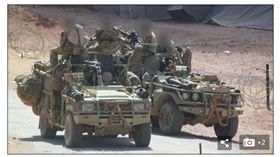 子彈耗光又被包圍　英特種小隊「上刺刀！」衝向50名IS戰士（圖／翻攝自每日郵報）