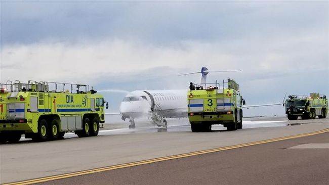 聯航班機落地　發動機竟燃起熊熊烈火