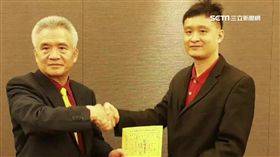 不想靠爸!張旭初兒臉書秀父子照有距離