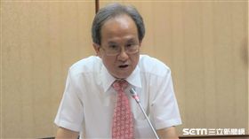 ▲急診室醫師離職風波，長庚醫院今（3）天開記者會由最高行政中心主管蘇輝成（左）說明。（圖／記者楊晴雯攝）