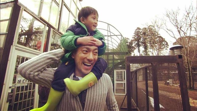喪妻5天現身迪士尼　海老藏遭批不妥