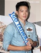 冰球國手許孟哲獲選2017中華台北代表隊，親手製作牛肉料理，力挺世大運中華代表隊。（記者邱榮吉/攝影）