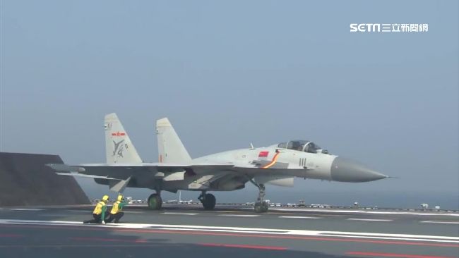 解放軍飛行員：在遼寧艦降落得靠運氣