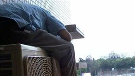 史上最「硬斗」行業　一張照片讓人濕了_https://www.facebook.com/groups/1027360687282981/permalink/1655471137805263/