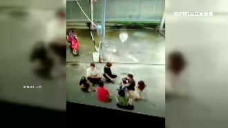 屁孩把洗車場當自己家　亂丟垃圾耍帥