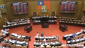 立法院臨時會處理前瞻條例。（記者盧素梅攝）