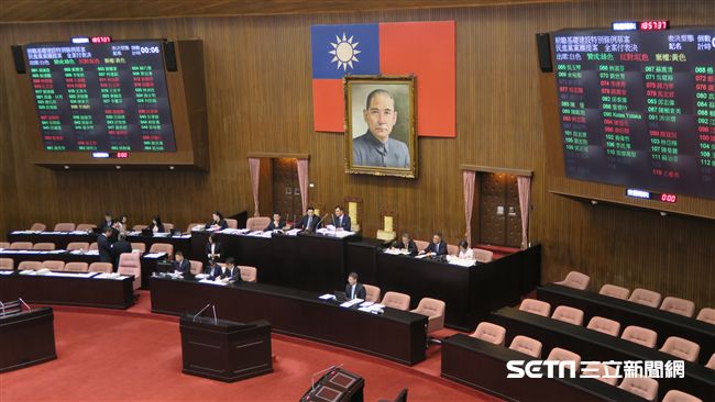 堂堂國會又糗大！他指前瞻出了大紕漏