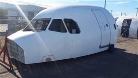 飛機,機頭,復興航空,興航,空難,解散,債權（圖／翻攝自eBay拍賣網站）
http://www.ebay.com/itm/AIRBUS-A320-A321-Cockpit-Cut-Out-As-Removed-from-retired-TRANS-ASIA-AIRWAYS-/252913194081?hash=item3ae2cd1461:g:yfYAAOSwjqVZB8Xw&vxp=mtr