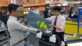 享有不必擁有！49元押金環保袋上路　一起購物愛地球　圖／李鴻典攝