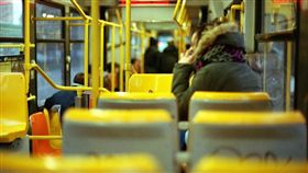 搭公車,通勤,博愛座（圖／攝影者MaxDeVa, Flickr CC License）https://goo.gl/D5BDHr