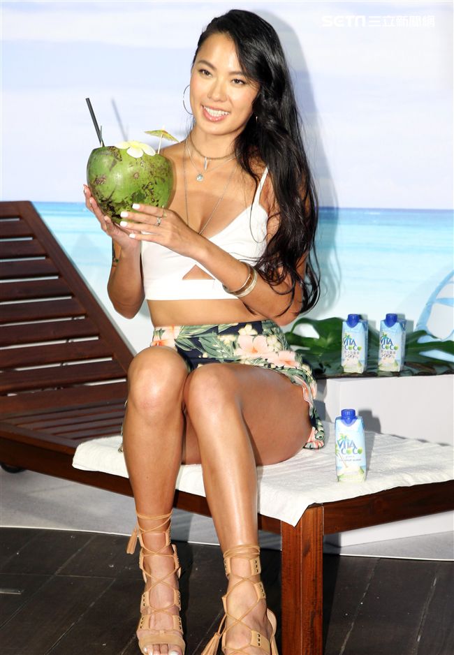 黑珍珠名模王麗雅剛完成歐洲最佳鐵人三項系列賽事，酷署運動電力滿分。（記者邱榮吉/攝影）