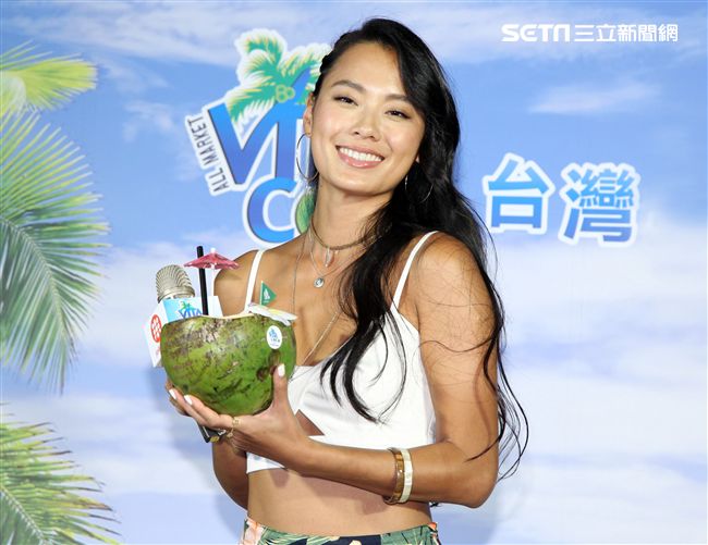 黑珍珠名模王麗雅剛完成歐洲最佳鐵人三項系列賽事，酷署運動電力滿分。（記者邱榮吉/攝影）