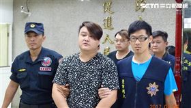 白女及其友人成立網路公司，申請1300個手機門號，藉以幫大陸集團開通拍賣網站的假帳號，警方循線逮獲3人（翻攝畫面）