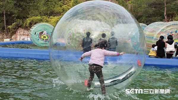 滑水道、啤酒暢飲　吃喝玩樂懶人包