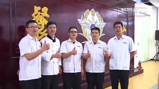 煮飯像打仗！國軍20人煮1萬人餐點