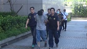 竹聯幫孝堂堂主儲著光，涉嫌恐嚇取財、暴力討債、販賣毒品、偽卡詐欺等情事，警方兵分多路前往各據點搜索，赫見鄉土劇男藝人所簽下的本票（翻攝畫面）