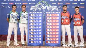 中華職棒明星對抗賽，倪福德、林智勝、王躍霖、陳傑憲與總教練安排先發打線合照。　圖／記者林敬旻攝