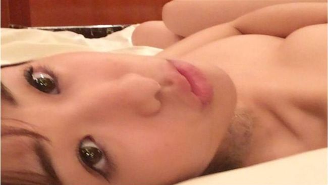 女優曬全裸自拍照　網友卻全看錯重點