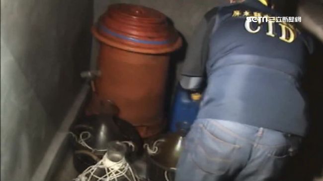 果園下挖毒窖　假農夫地下製毒被識破