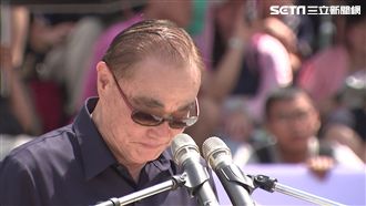 神龍北市跳傘　馮世寬為中國國軍歡呼