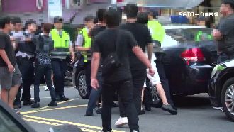 幫女友慶生變群架　大街鬥毆與警拉扯