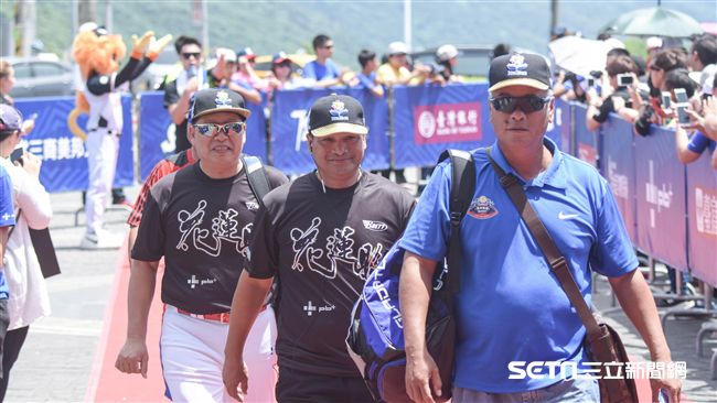 傳奇球星挑戰全壘打大賽　先縮短距離