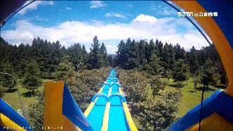 瘋暑假！上萬人擠進水樂園玩水消暑