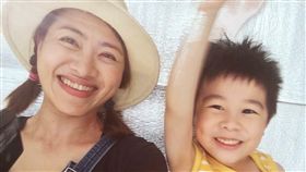 陸承蔚與兒子李小偉合照。（圖／陸承蔚提供）