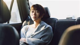 ▲宇多田光新曲藍天中擁抱。（圖／SONY提供）