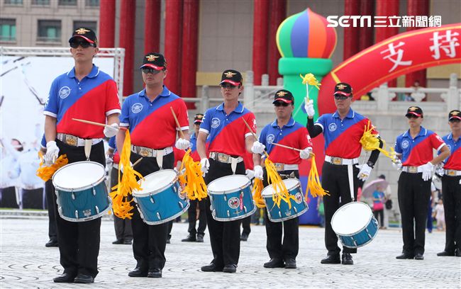 中正預校鼓號樂隊校友團，老驥伏櫪、重返榮耀。（記者邱榮吉/攝影）